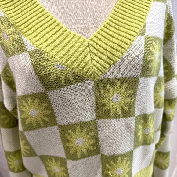 Madden NYC Womens XL Green & White Checkered V-Neck Sweater - Picture 4 of 9